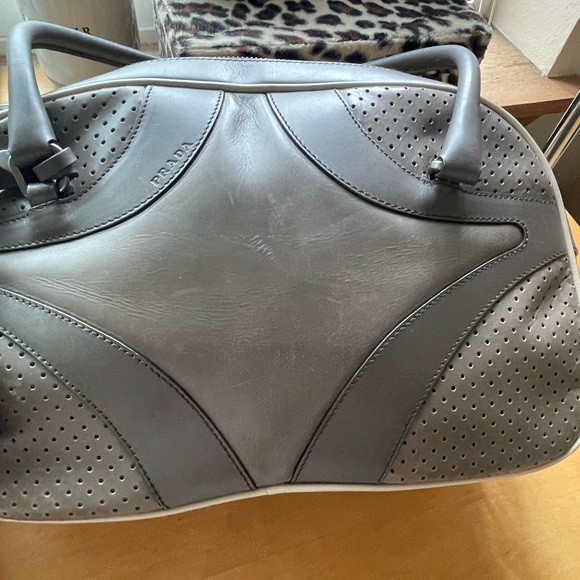 Prada Handbag in Gray Quilted Leather - Picture 15 of 17